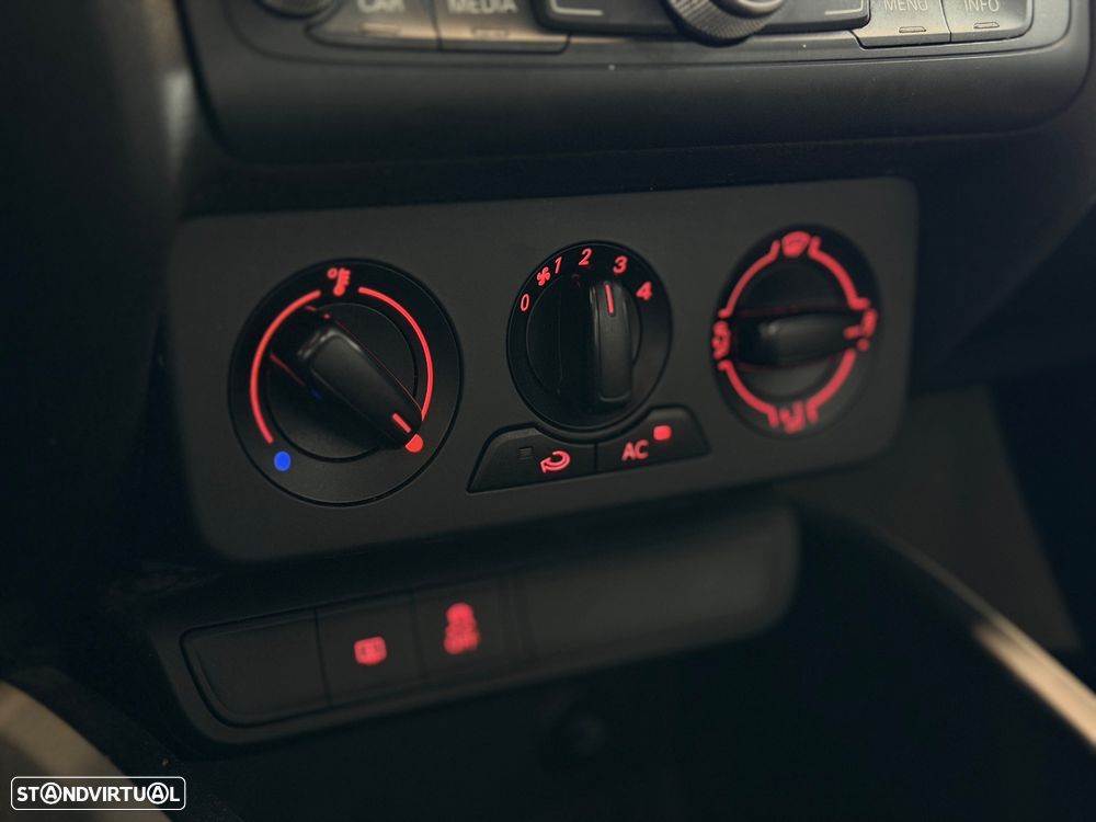 Audi A1 Sportback 1.6 TDI Business Line - 16