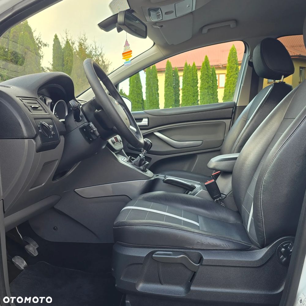 Ford Kuga 2.0 TDCi FWD Titanium - 21