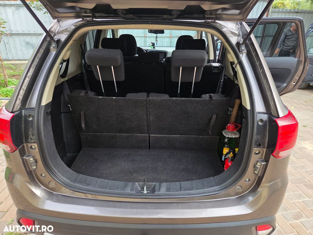 Mitsubishi Outlander - 16
