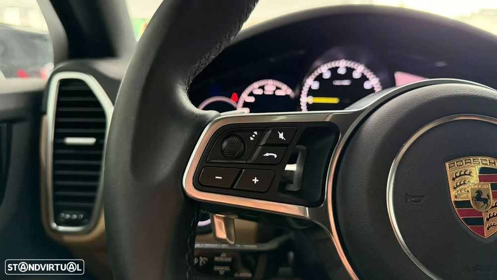 Porsche Cayenne Coupé E-Hybrid - 18