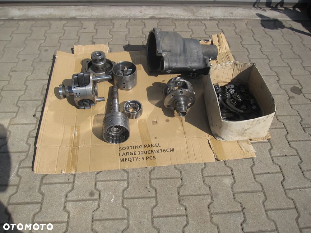 Valtra T213 Versu skrzynia biegów części wałek kosz obudowa TB0712D, 36664110A