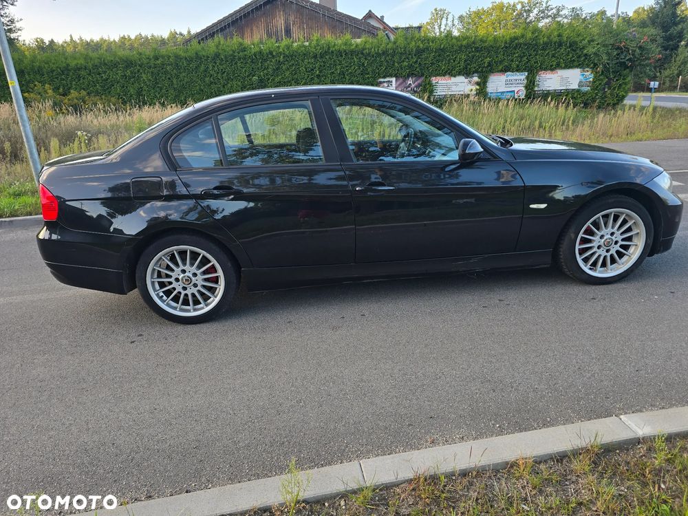 BMW Seria 3 320i - 5
