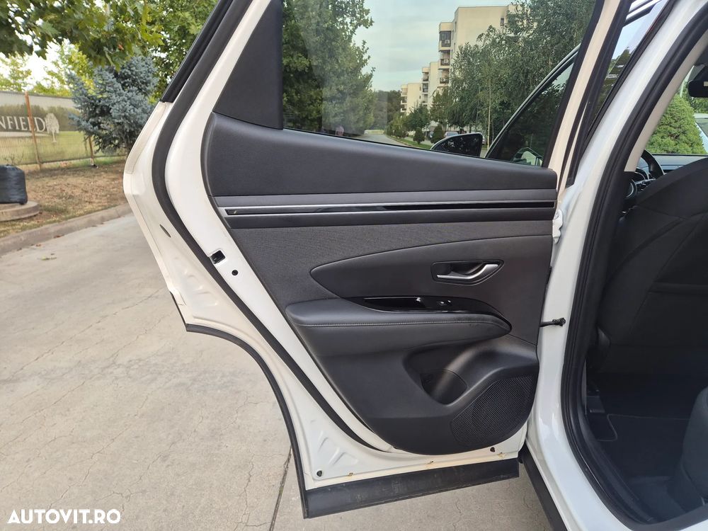 Hyundai Tucson 1.6 T-GDi HEV 2WD Select - 17