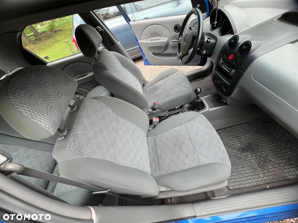 Chevrolet Aveo - 4