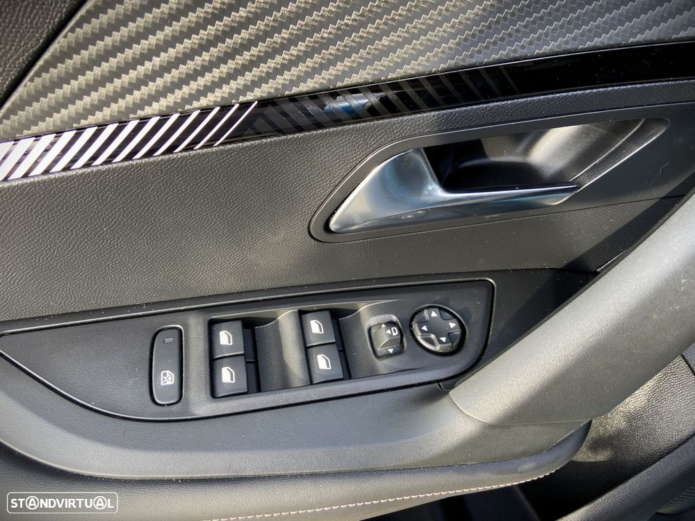 Peugeot 2008 1.2 PureTech Allure - 10