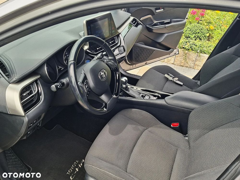 Toyota C-HR - 16