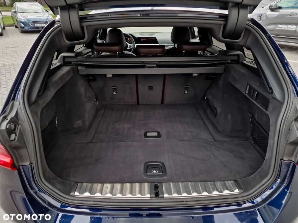 BMW Seria 3 320d xDrive mHEV - 22