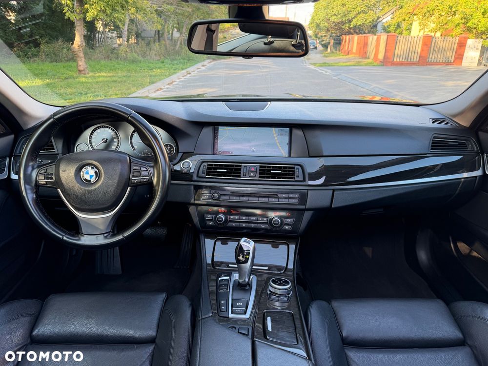 BMW Seria 5 528i xDrive Sport-Aut - 20