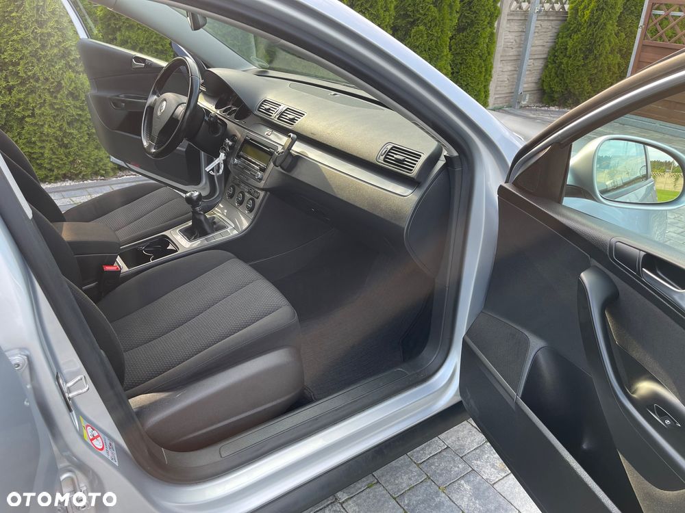 Volkswagen Passat - 10