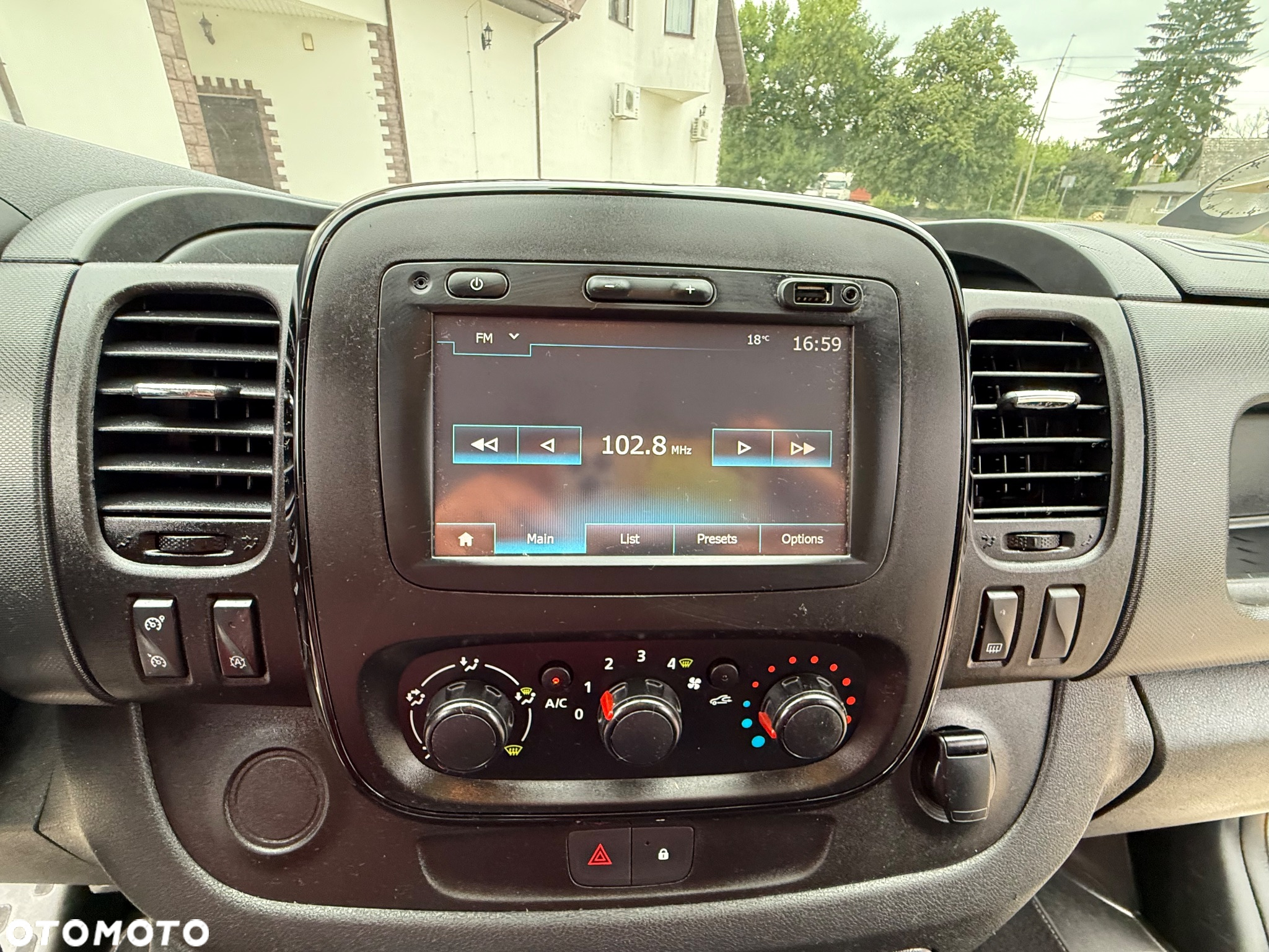 Opel Vivaro Long Serwis Klima Navi Webasto - 31