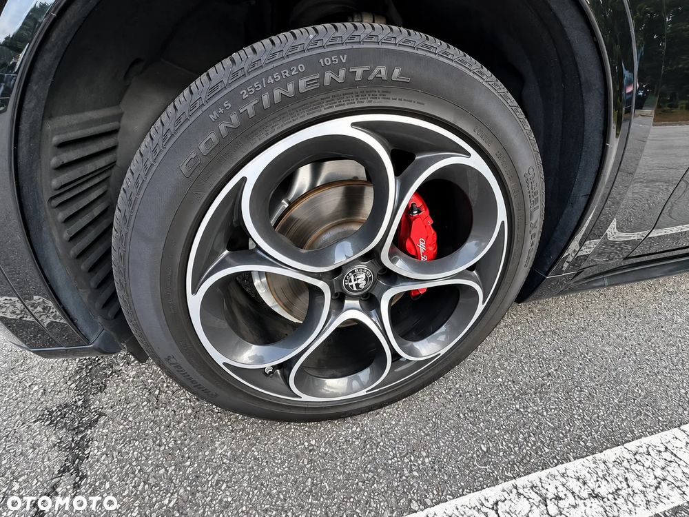 Alfa Romeo Stelvio - 18