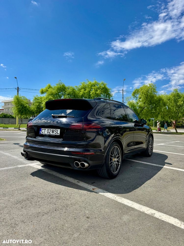 Porsche Cayenne S E-Hybrid Platinum Edition - 3