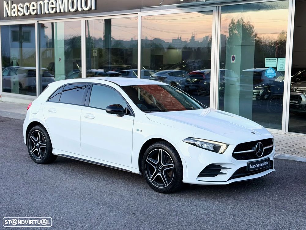 Mercedes-Benz A 250 e AMG Line - 4