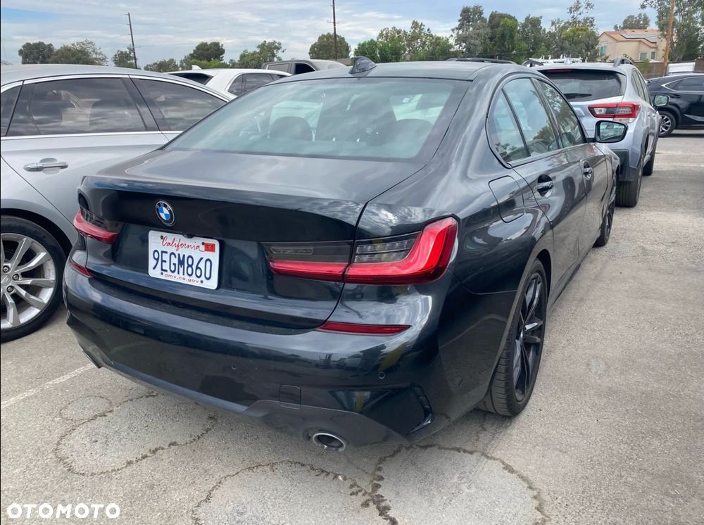 BMW Seria 3 330i M Sport - 3