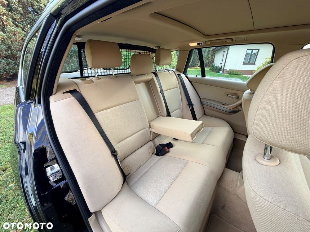 BMW Seria 3 325i - 21