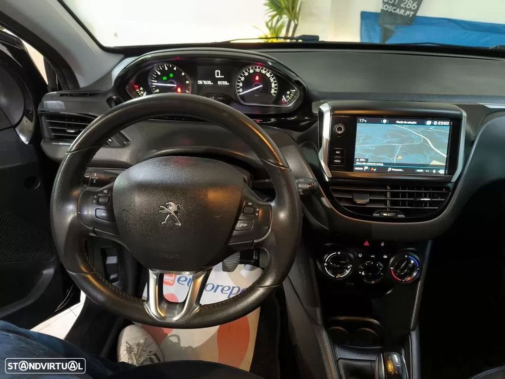 Peugeot 208 1.2 PureTech Style - 12
