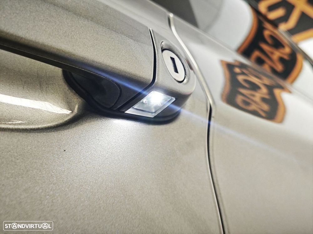 BMW 318 d Touring Line Luxury - 17
