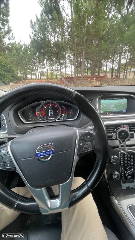 Volvo V40 2.0 D4 R-Design Summum - 5