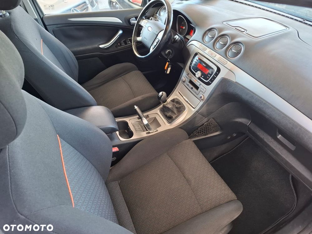 Ford S-Max 2.0 Titanium - 38