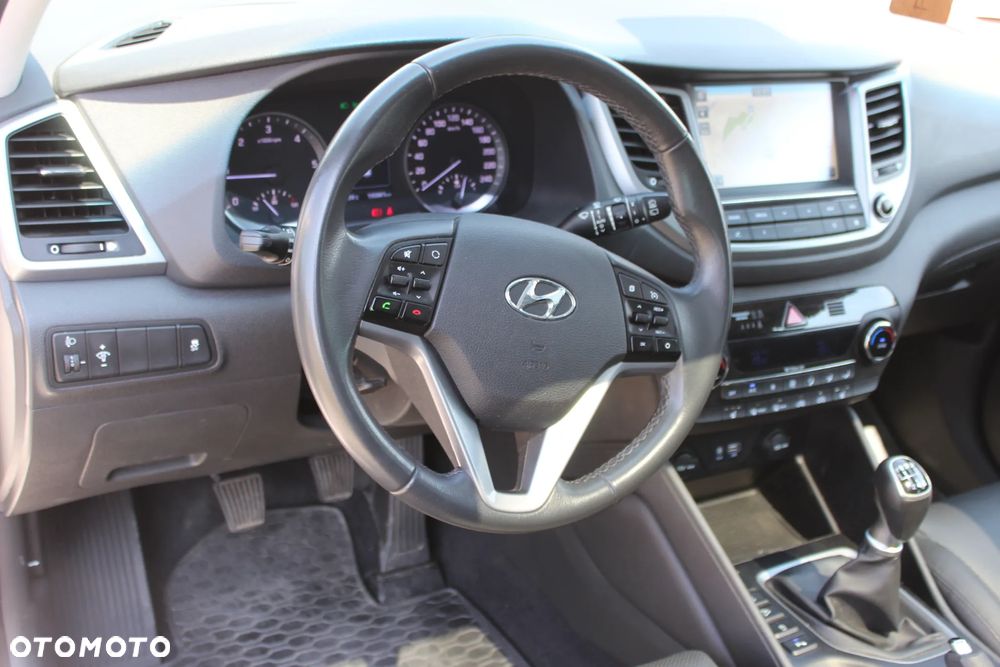 Hyundai Tucson blue 1.7 CRDi 2WD Intro Edition - 16