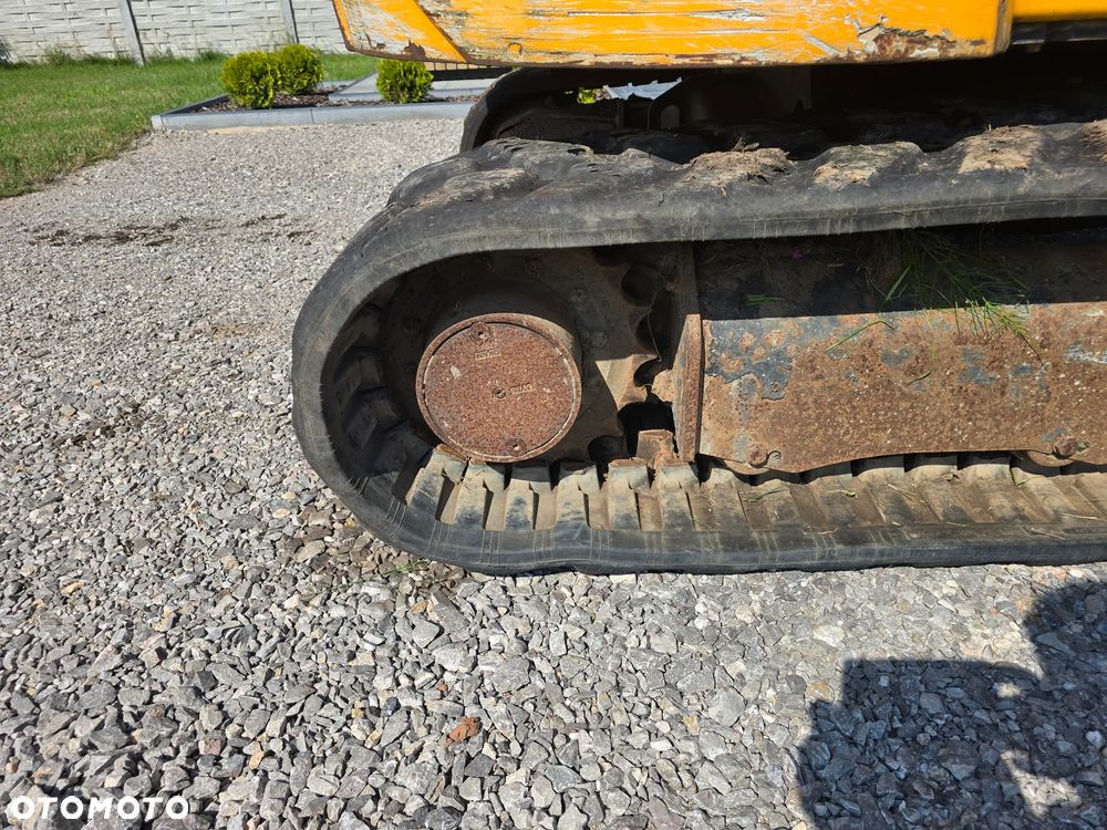 JCB - 10