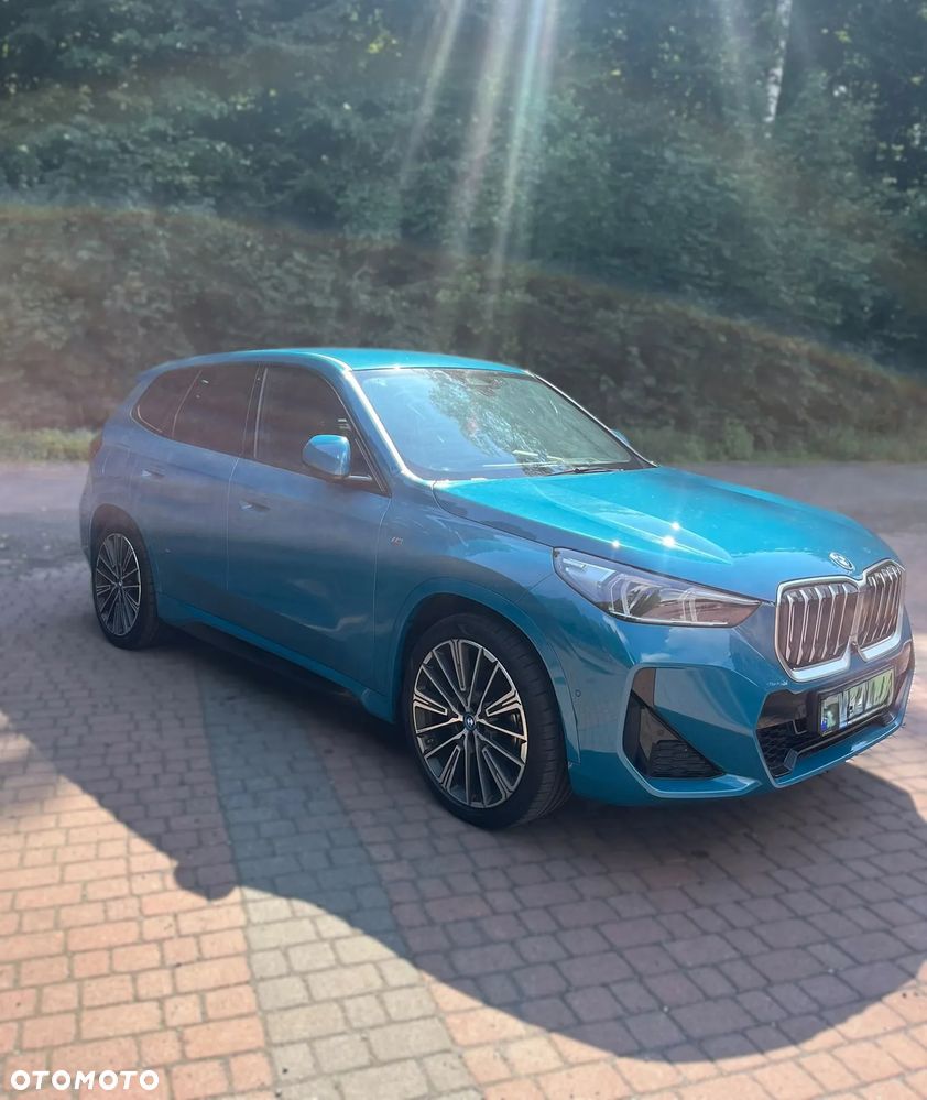 BMW iX1 xDrive30 M Sportpaket - 4