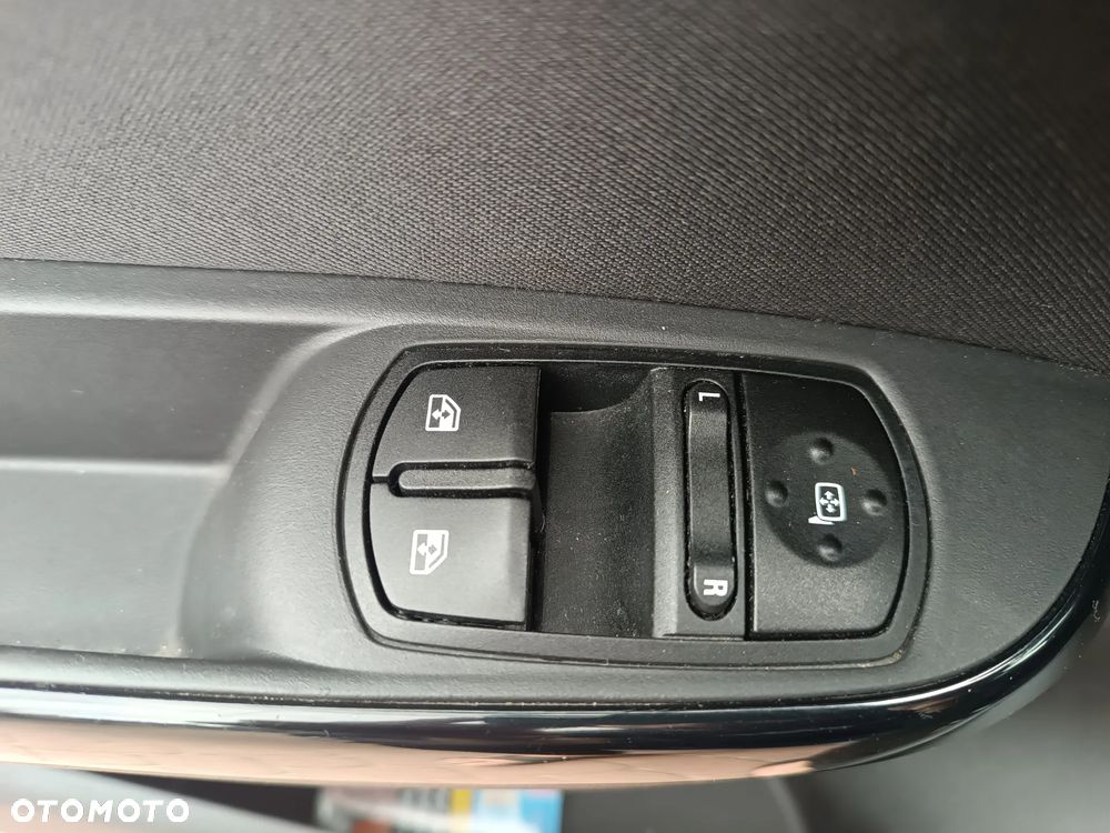 Opel Corsa 1.2 Cosmo - 32