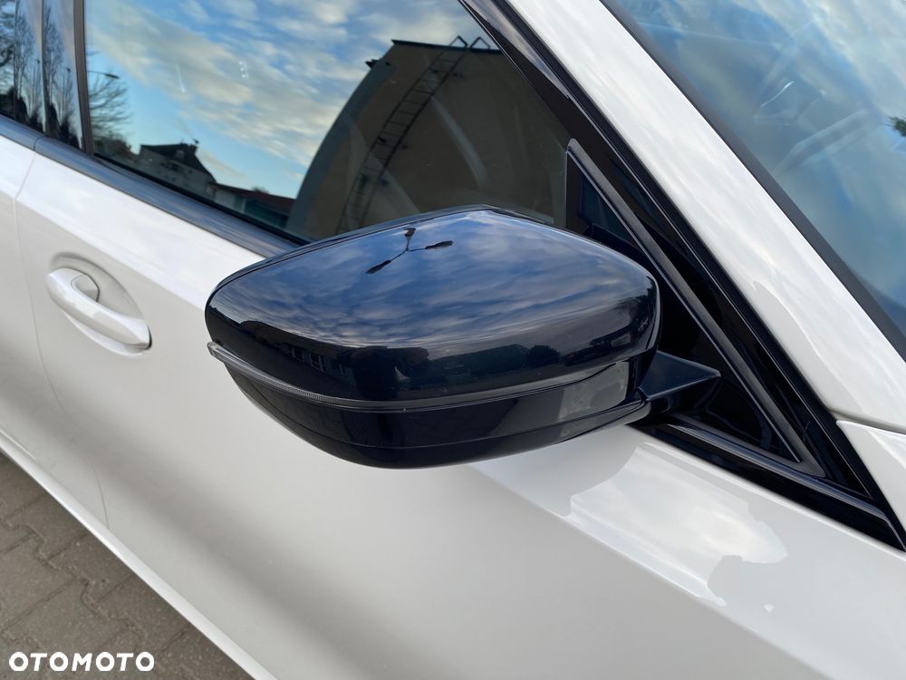 BMW Seria 3 318i M Sport - 14