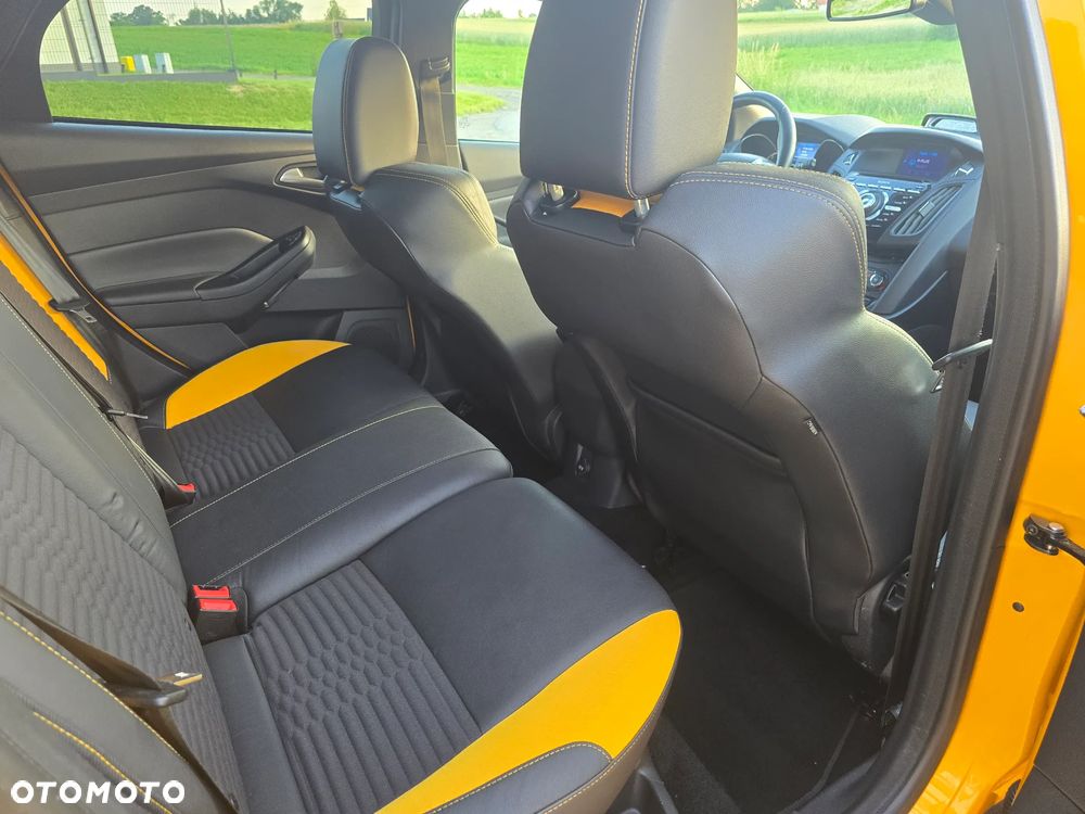 Ford Focus 2.0 EcoBoost ST - 28