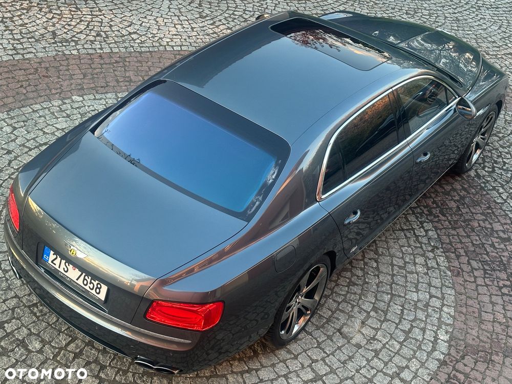 Bentley Flying Spur V8 Mulliner - 33
