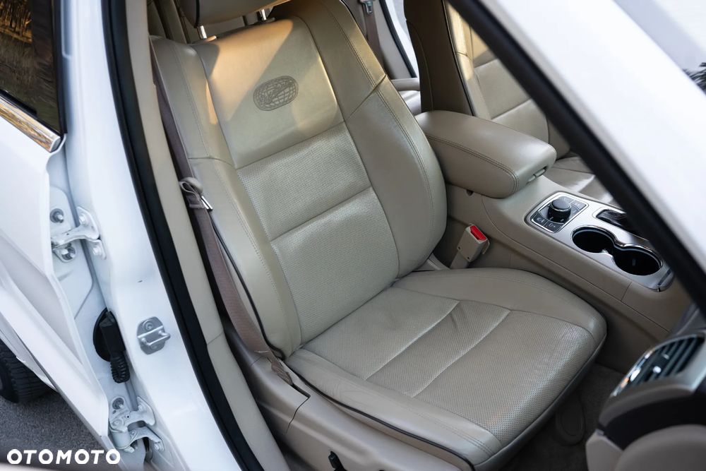 Jeep Grand Cherokee - 29