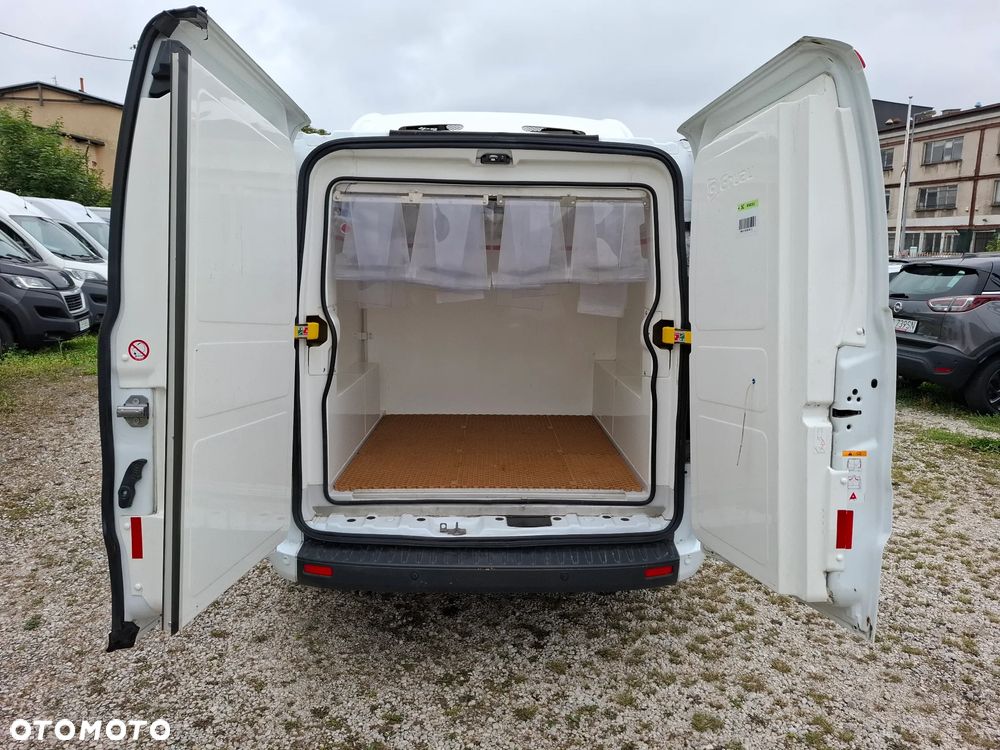 Ford TRANSIT CUSTOM - 8
