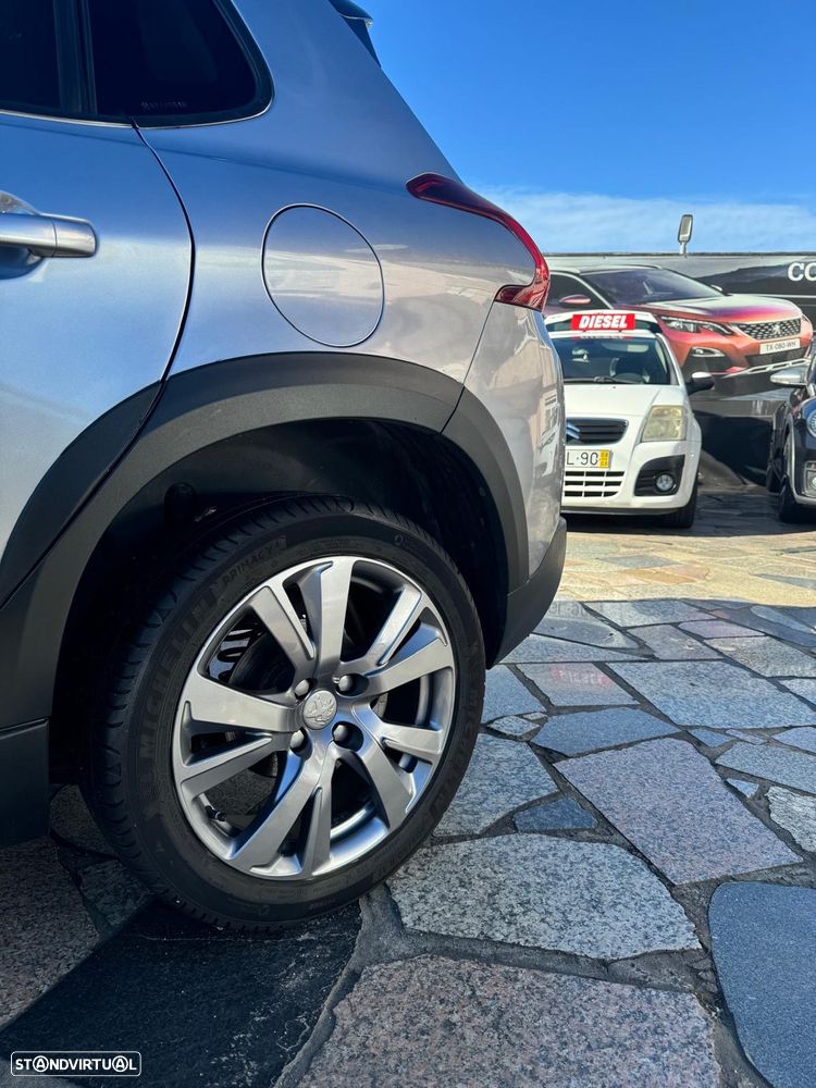 Peugeot 2008 1.2 PureTech GT Line - 6