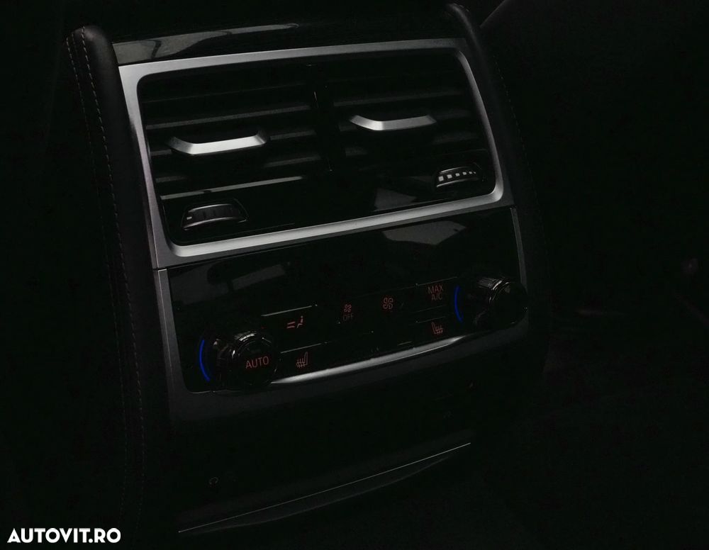 BMW Seria 7 750i xDrive - 18