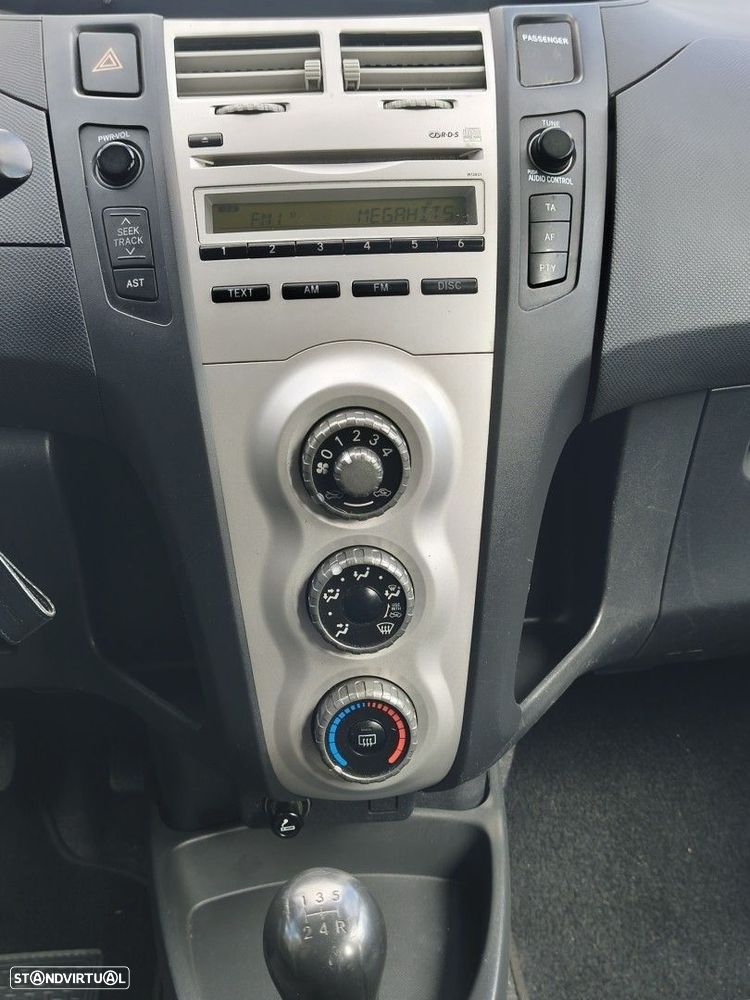Toyota Yaris 1.0 VVT-i - 5