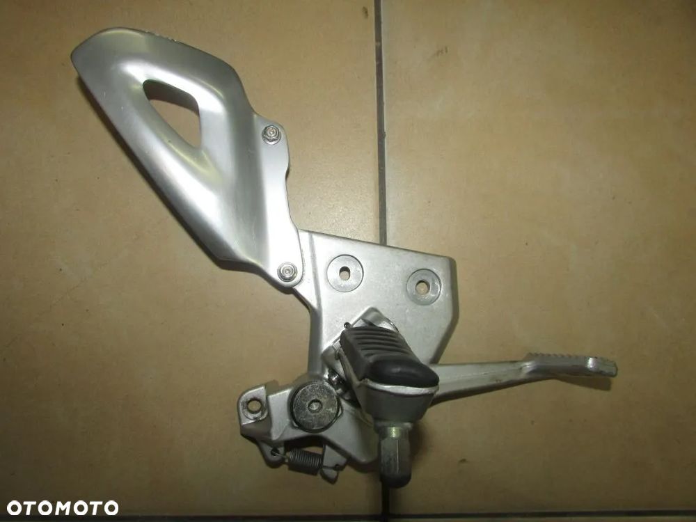 Triumph Tiger 1050 06-12 podnóżek set prawy - 1