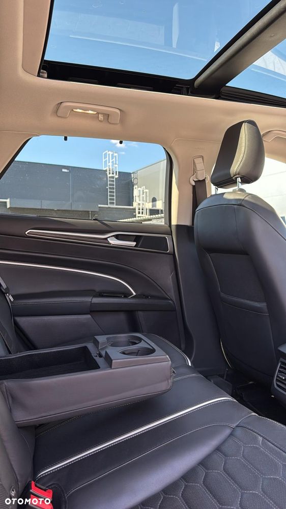 Ford Mondeo - 32