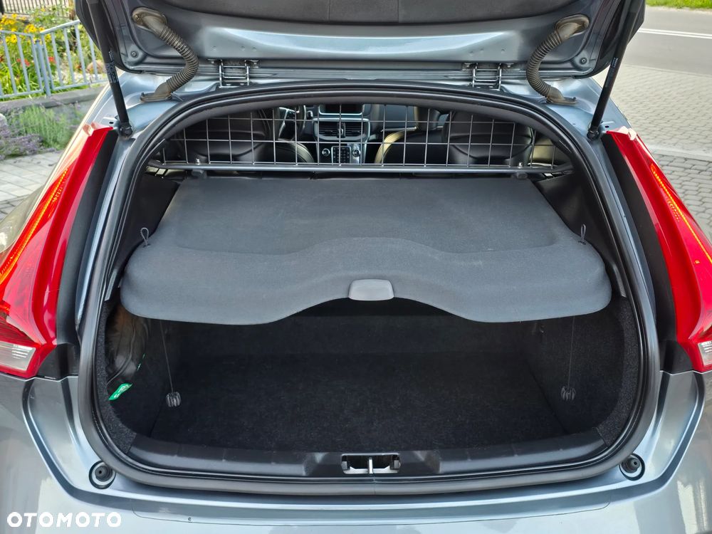 Volvo V40 D2 RDesign - 20