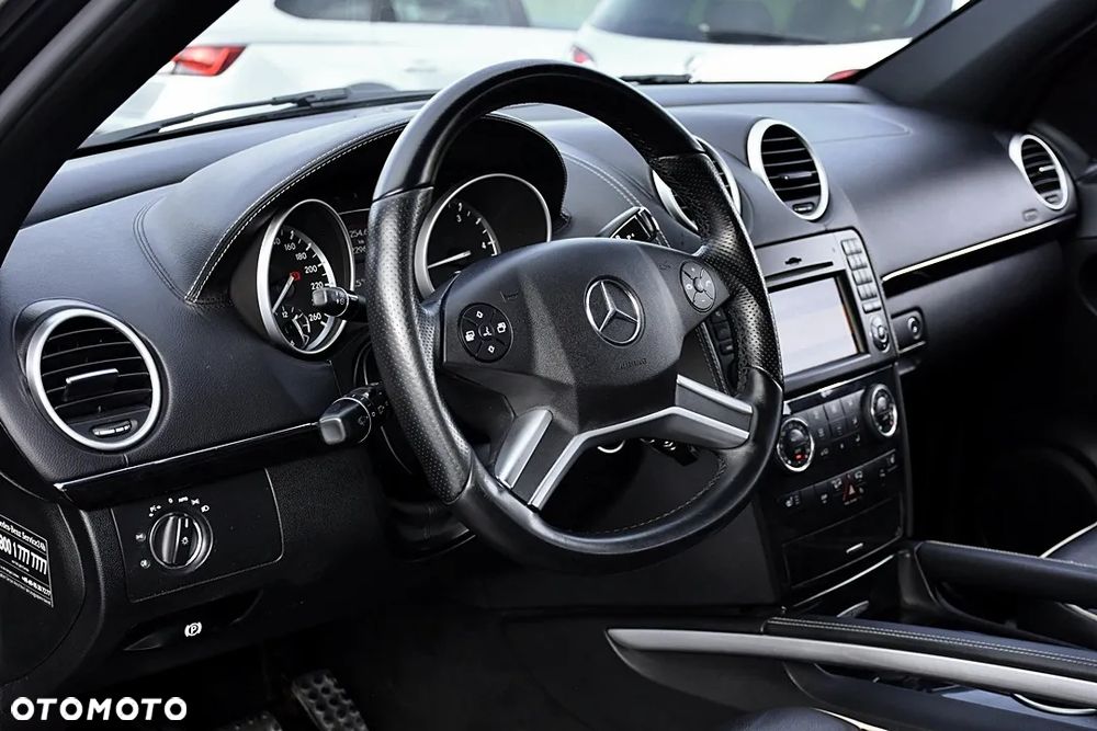 Mercedes-Benz ML 350 CDI 4Matic 7G-TRONIC DPF Grand Edition - 26