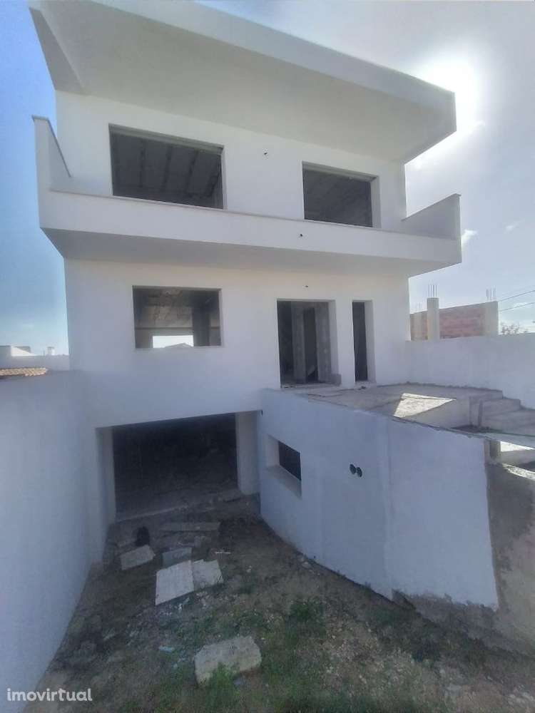 Moradia t-4 em construção pederneira -Nazaré com piscina const de luxo - Grande imagem: 2/22