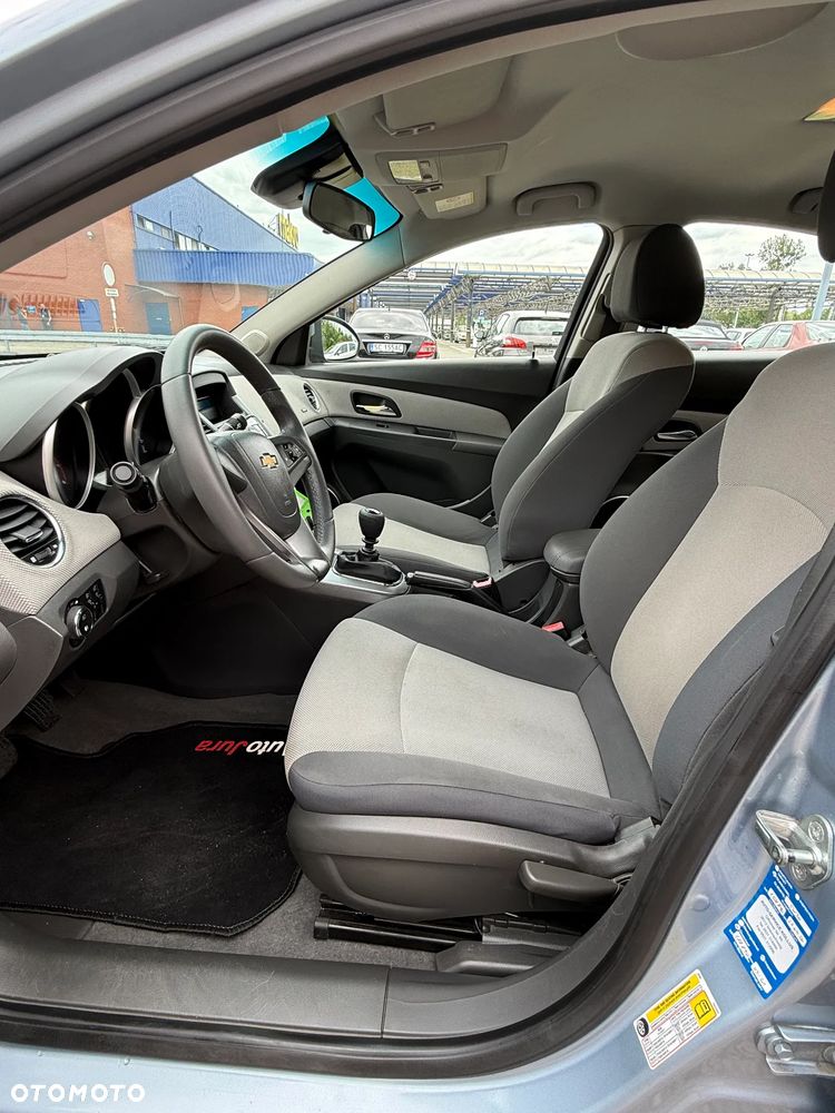 Chevrolet Cruze - 19