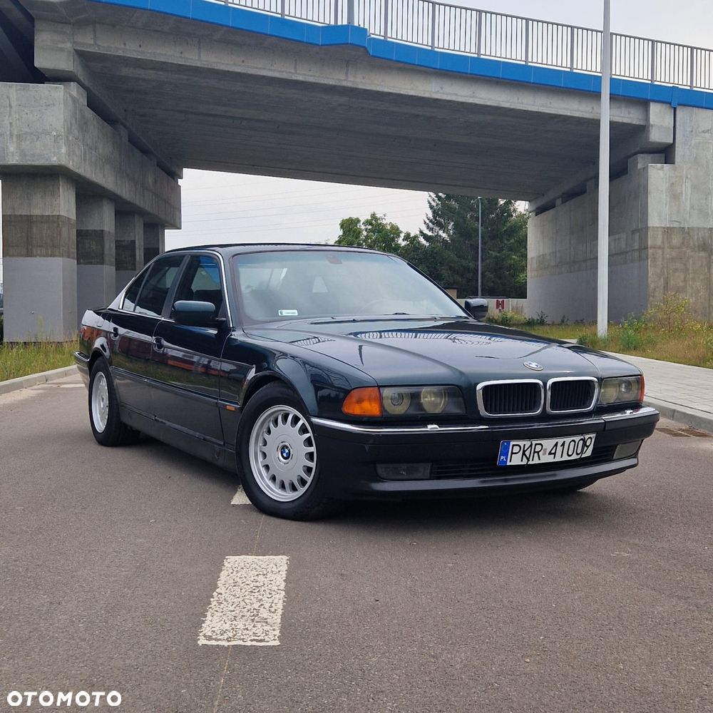 BMW Seria 7 735i - 1