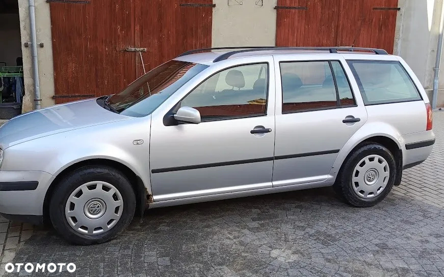 Volkswagen Golf - 2