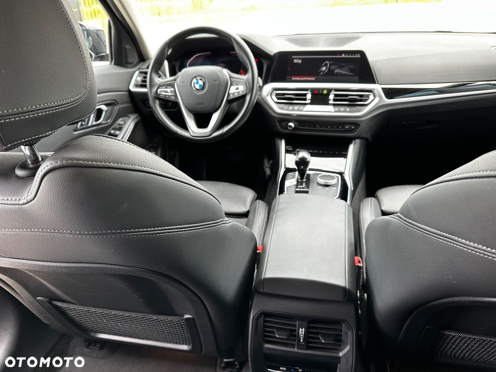 BMW Seria 3 318i Business Edition sport - 11