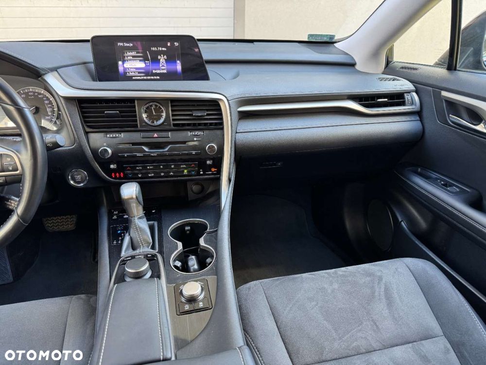 Lexus RX - 8
