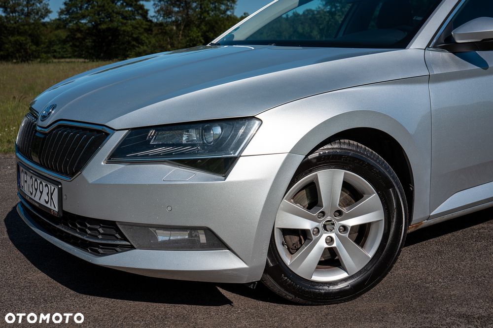 Skoda Superb 2.0 TDI Ambition DSG - 5