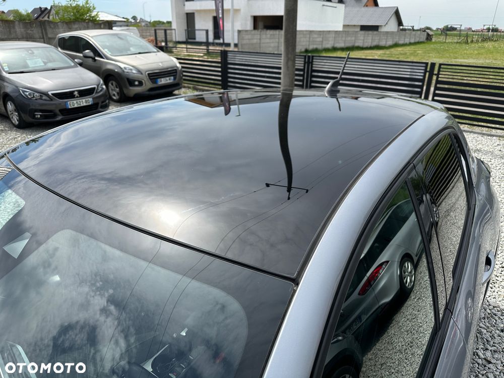 Peugeot 208 PureTech 100 GT - 12