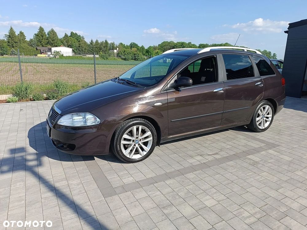 Fiat Croma 1.9 JTD Emotion - 12