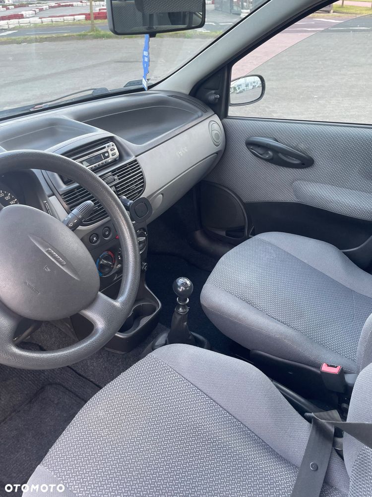 Fiat Punto 1.2 8V - 6