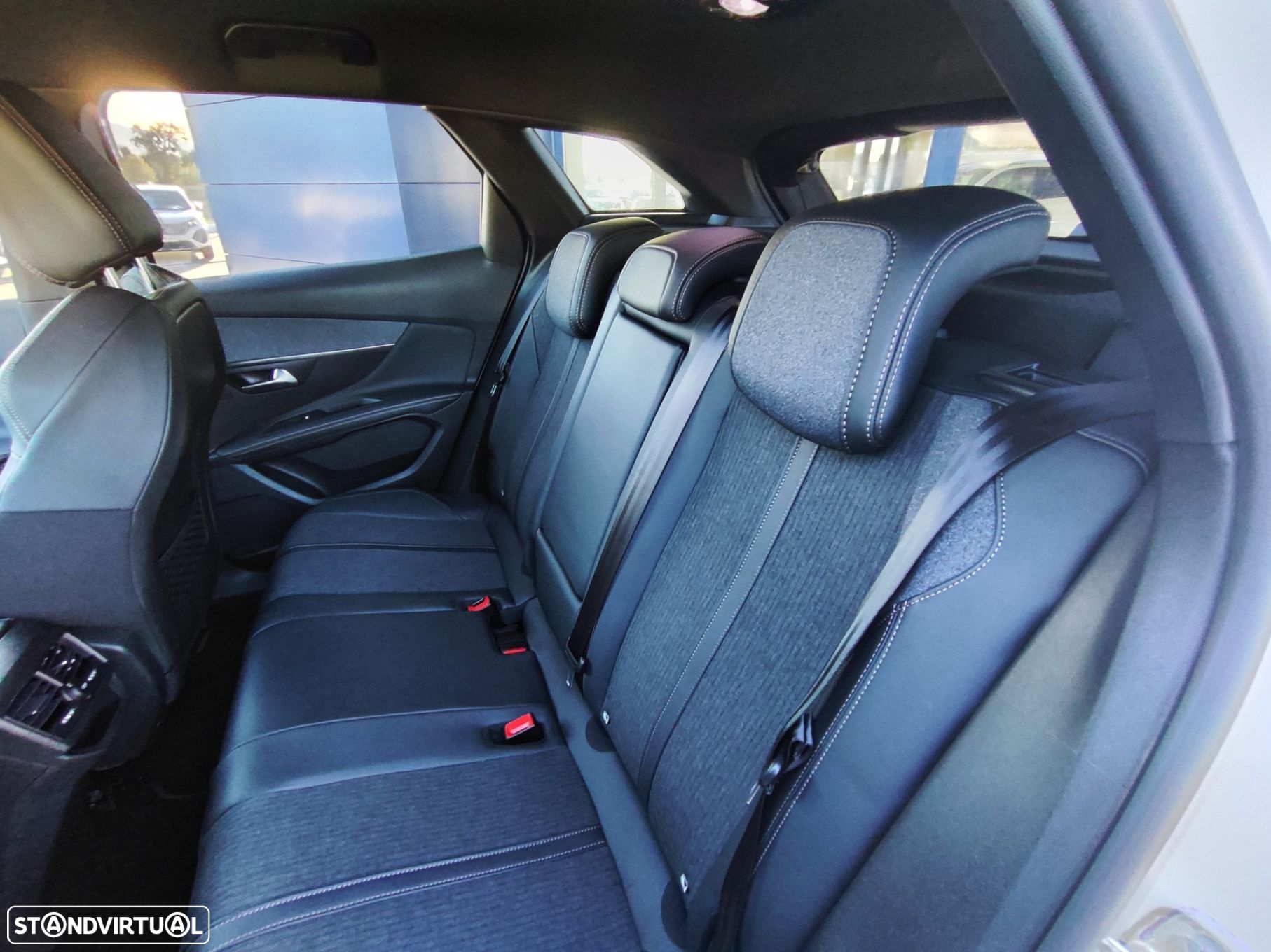 Peugeot 3008 1.5 BlueHDi GT Line - 24